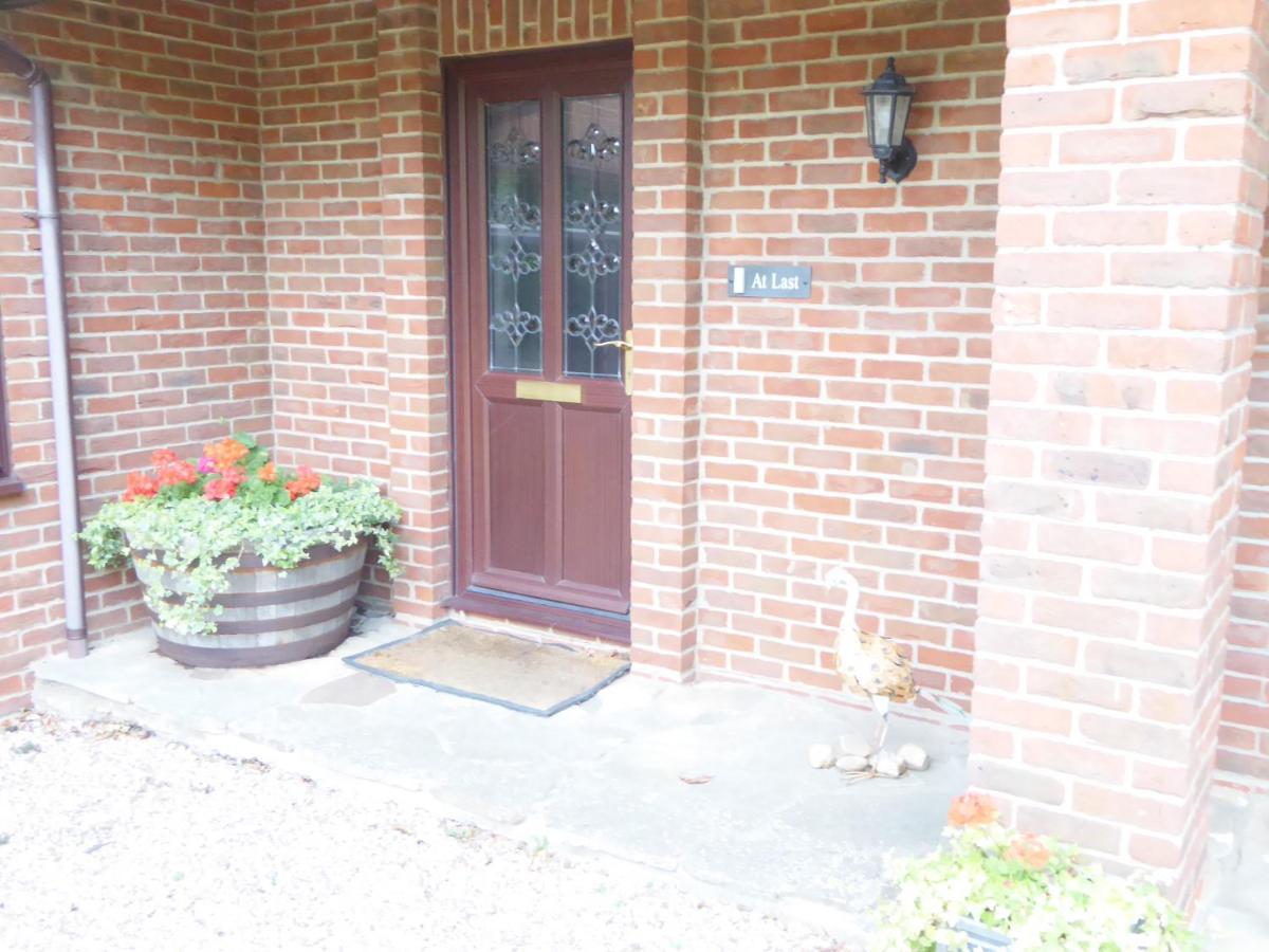 At Last Bed & Breakfast Edlington Exterior photo
